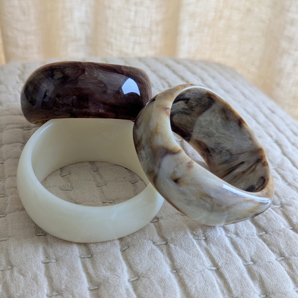 NEW - Set of Three Chunky Resin Bangles - Picture 4 of 4